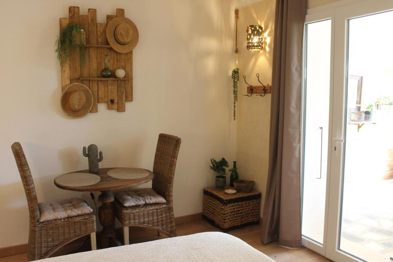 Terre De Bacchus Bed & Breakfast Vacqueyras Exterior photo